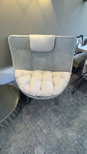 Laden Sie das Bild in den Galerie-Viewer, Dedon Mbrace Wingchair Alu