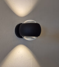 Laden Sie das Bild in den Galerie-Viewer, Occhio Io Verticale Wandleuchte