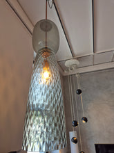 Laden Sie das Bild in den Galerie-Viewer, Cassina Singapore Sling Pendelleuchte