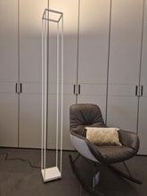Laden Sie das Bild in den Galerie-Viewer, Serien Lighting Reflex Floor S Stehleuchte