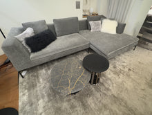 Laden Sie das Bild in den Galerie-Viewer, B&B Italia Charles Sofa (Ausstellungsstück)