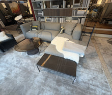 Laden Sie das Bild in den Galerie-Viewer, Cassina Mex-Hi Sofa