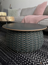 Laden Sie das Bild in den Galerie-Viewer, Dedon Porcini Beistelltisch