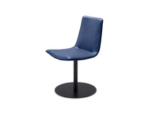 Laden Sie das Bild in den Galerie-Viewer, Amelie Chair (Tellerfuß)