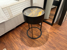 Laden Sie das Bild in den Galerie-Viewer, Nachttisch Night von Draenert (Ausstellungsstück)