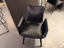 Laden Sie das Bild in den Galerie-Viewer, Amelie Armchair von Freifrau