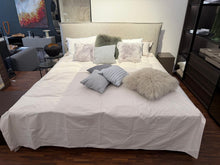 Laden Sie das Bild in den Galerie-Viewer, Editionsbett ANTHEA & MIND von Schramm