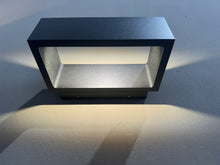 Laden Sie das Bild in den Galerie-Viewer, Wandleuchte Brick