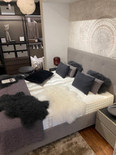 Laden Sie das Bild in den Galerie-Viewer, Bett Quadro von Schramm (Ausstellungsstück)