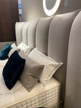 Laden Sie das Bild in den Galerie-Viewer, Bett Grand Cru von Schramm (Ausstellungsstück)