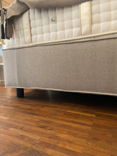 Laden Sie das Bild in den Galerie-Viewer, Bett Grand Cru von Schramm (Ausstellungsstück)