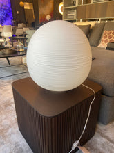 Laden Sie das Bild in den Galerie-Viewer, Rituals XL Tischleuchte - Ausstellungsstück