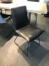 Laden Sie das Bild in den Galerie-Viewer, Stuhl Amelie Basic von Freifrau (Ausstellungsstück)