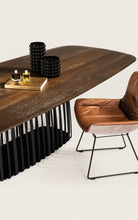 Laden Sie das Bild in den Galerie-Viewer, BC 07 Basket Tisch (bootsform)