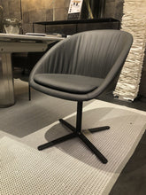 Laden Sie das Bild in den Galerie-Viewer, Stuhl Dan von Draenert (Ausstellungsstück)