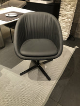 Laden Sie das Bild in den Galerie-Viewer, Stuhl Dan von Draenert (Ausstellungsstück)