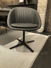 Laden Sie das Bild in den Galerie-Viewer, Stuhl Dan von Draenert (Ausstellungsstück)