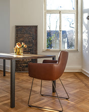 Laden Sie das Bild in den Galerie-Viewer, Faye Armlehnstuhl (Drahtkufengestell)