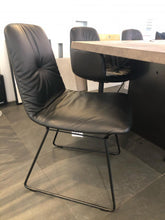 Laden Sie das Bild in den Galerie-Viewer, Stuhl Leya von Freifrau (Ausstellungsstück)