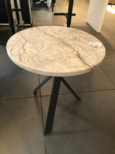 Laden Sie das Bild in den Galerie-Viewer, Beistelltisch Mortimer von Draenert (Ausstellungsstück)