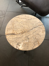 Laden Sie das Bild in den Galerie-Viewer, Beistelltisch Mortimer von Draenert (Ausstellungsstück)