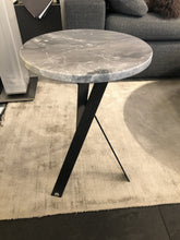 Laden Sie das Bild in den Galerie-Viewer, Beistelltisch Mortimer von Draenert (Ausstellungsstück)