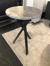 Laden Sie das Bild in den Galerie-Viewer, Beistelltisch Mortimer von Draenert (Ausstellungsstück)