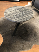Laden Sie das Bild in den Galerie-Viewer, Beistelltisch Mortimer von Draenert (Ausstellungsstück)