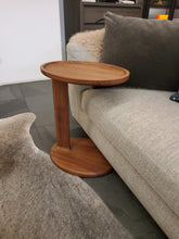 Laden Sie das Bild in den Galerie-Viewer, Beistelltisch Oliver von Flexform (Ausstellungsstück)