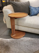 Laden Sie das Bild in den Galerie-Viewer, Beistelltisch Oliver von Flexform (Ausstellungsstück)