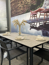 Laden Sie das Bild in den Galerie-Viewer, Outdoortisch U-Nite von Royal Botania (Ausstellungsstück)