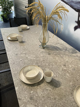 Laden Sie das Bild in den Galerie-Viewer, Outdoortisch U-Nite von Royal Botania (Ausstellungsstück)