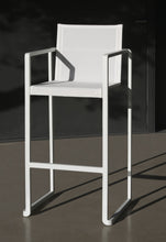 Laden Sie das Bild in den Galerie-Viewer, Alura Barhocker