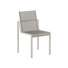 Laden Sie das Bild in den Galerie-Viewer, Alura 47 Stuhl