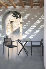 Laden Sie das Bild in den Galerie-Viewer, Alura Stuhl