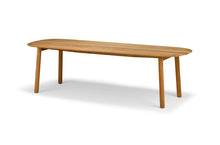 Laden Sie das Bild in den Galerie-Viewer, MBRACE Esstisch