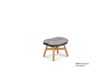 Laden Sie das Bild in den Galerie-Viewer, MBRACE Hocker