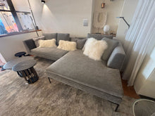 Laden Sie das Bild in den Galerie-Viewer, B&amp;B Italia Charles Sofa (Ausstellungsstück)
