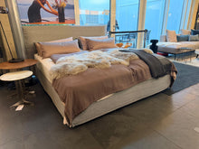 Laden Sie das Bild in den Galerie-Viewer, Purebed Loft von Schramm (Ausstellungstück)
