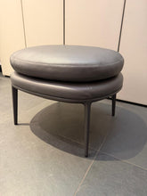 Laden Sie das Bild in den Galerie-Viewer, Hocker Caratos von Maxalto
