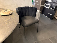 Laden Sie das Bild in den Galerie-Viewer, Gaia Stuhl von KFF
