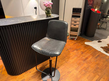 Laden Sie das Bild in den Galerie-Viewer, Lhasa Barhocker von KFF
