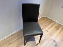 Laden Sie das Bild in den Galerie-Viewer, Stuhl Bella H von Frag
