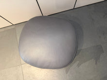 Laden Sie das Bild in den Galerie-Viewer, Hocker Caratos von Maxalto
