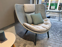 Laden Sie das Bild in den Galerie-Viewer, Dedon Mbrace Wingchair Alu
