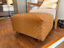 Laden Sie das Bild in den Galerie-Viewer, Flexform Hocker Bangkok
