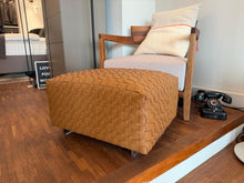 Laden Sie das Bild in den Galerie-Viewer, Flexform Hocker Bangkok
