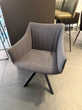 Laden Sie das Bild in den Galerie-Viewer, Rubie Armchair High von Freifrau
