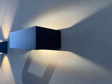 Laden Sie das Bild in den Galerie-Viewer, Wandleuchte Brick
