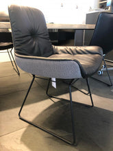 Laden Sie das Bild in den Galerie-Viewer, Stuhl Leya Armchair Low von Freifrau (Ausstellungsstück)

